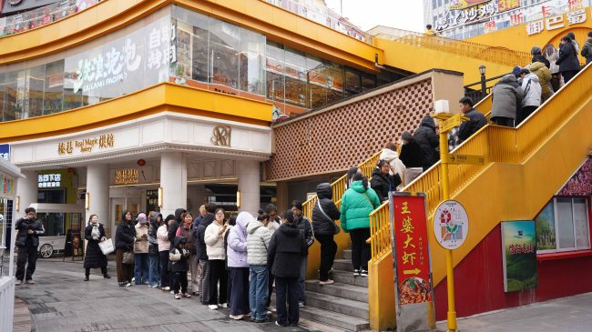 一城三店首日排队均破千桌！流浪泡泡自助烤肉…